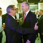 Former SPD state premier of Brandenburg Matthias Platzeck, left, welcomes his successor, Dietmar Woidke.Photo: DPA