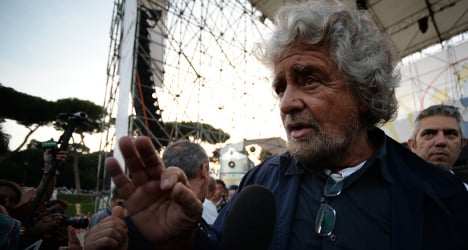 Right-wing party saves Grillo's EU alliance