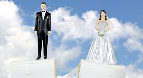 180 Italian couples in UK 'quickie' divorce scam