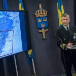 Commander Jonas Wikström showing a map of the investigated area at a press conference held on Saturday.Photo: Jonas Ekströmer/TT