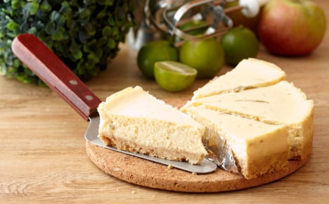 Tourist finds €7,500 instead of cheesecake