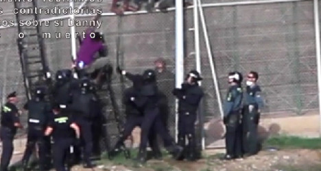 VIDEO: Spanish border guards beat migrant