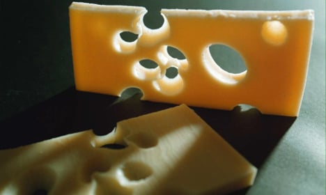 Police lose scent of cheese heist thieves