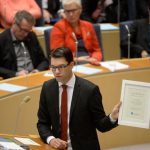 Sweden Democrats leader Jimmie Åkesson presented a donation to the UN Refugee Agency UNHCR. Photo: TT