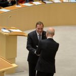 Prime minister Stefan Löfven sent Reinfeldt off with tickets to beloved comedian and novelist Jonas Gardell’s musical "Livet är en schlager" (based on the movie with the same name, in English: Once in a Lifetime). Photo: TT