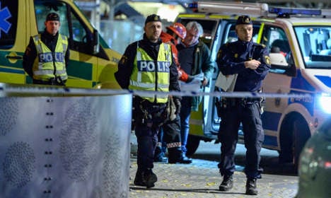 Arrest after 'bomb' in Stockholm mall