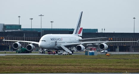 Turbulence forces Paris-NY flight to turn back
