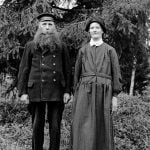 The crofter Karl Oskar Lööw, born in 1873, and his wife, who is not named.