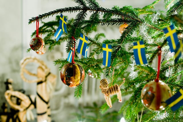 Merry ChristmasTomte Gnome Flag God Jul Norwegian Flag White Winter Theme Flag 
