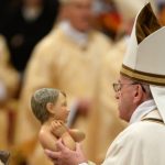 Pope urges ‘tenderness’ in Christmas homily