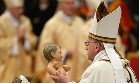 Pope urges 'tenderness' in Christmas homily