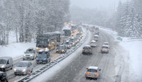 Heavy snow in French Alps causes traffic chaos