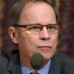 Nobel economist tells France to follow Sweden