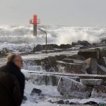 Egon brought out a fair share of 'storm tourists'. Photo: Morten Stricker/Scanpix