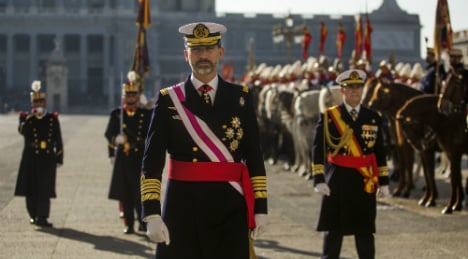 King Felipe slashes his own salary by a fifth