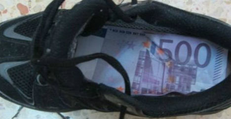 Woman, 65, smuggles banknotes in shoes