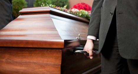 Horror as ‘heavy’ man’s coffin splits at funeral
