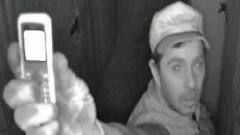 Police hunt 'selfie' bandit