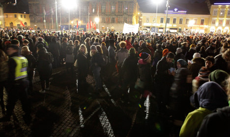 Anti-racists swamp first Pegida rally in Sweden