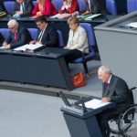 Schäuble starts selling Greek deal to MPs