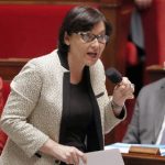 Minister calls on French to ditch English at work