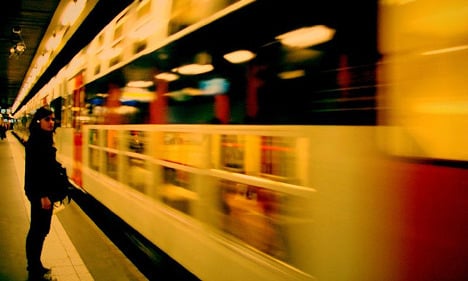Paris: Gang of robbers fleece train passengers