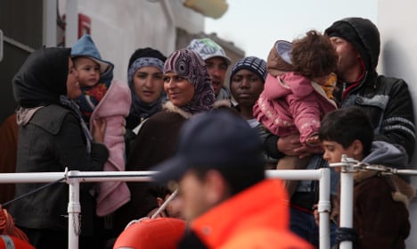 'Relocate Syrian refugees within Europe' says UN