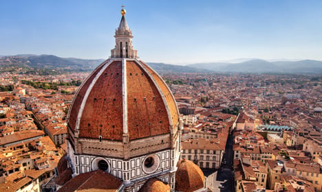 Tourist writes name on Florence cathedral