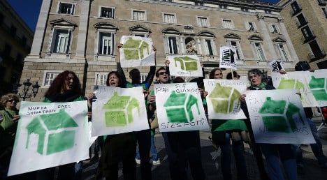 Nearly 100 families lose homes each day in Spain