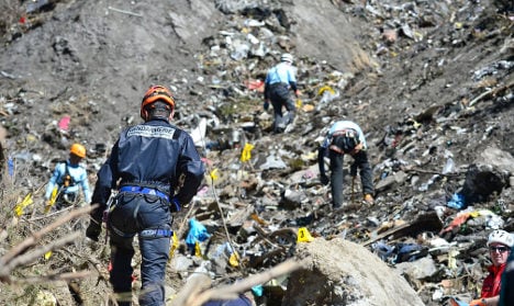 Harrowing search at Alps plane crash site goes on