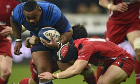 France down and out as Wales keep hopes alive