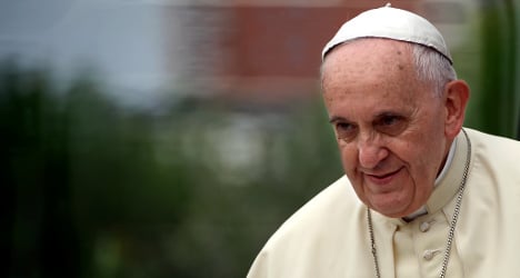 Pope Francis craves anonymity to eat pizza