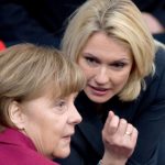 Merkel backs equal pay transparency law