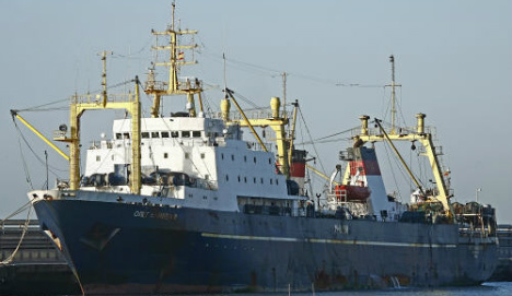 Sunken trawler found leaking fuel off Canaries