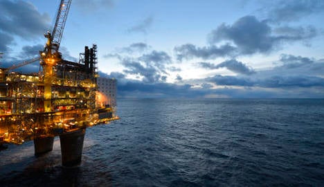 Statoil posts 35bn kroner loss as oil price dives