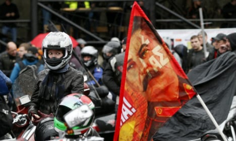 Pro-Kremlin bikers defy bans on Berlin ride
