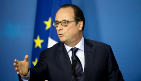 Hollande urges EU meet after migrant tragedy
