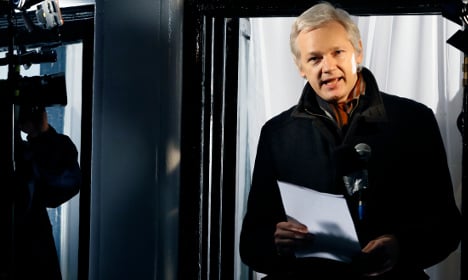 Assange agrees to be questioned in London