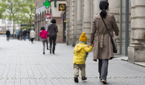 Swedish baby groups help immigrant parents