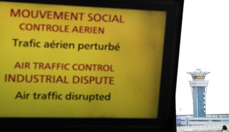 French air traffic controllers call off strike