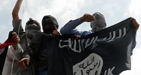 Isis supporters post photos in Rome: report