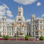 <b>Palacio de Cibeles</b>: The former Post Office headquarters that now serves as City Hall, has huge historical importance for the Republic. It was here that the first tricolor flag was hoisted on April 14th, 1931 announcing the new government.Photo: Carlos Delgado/Wikimedia
