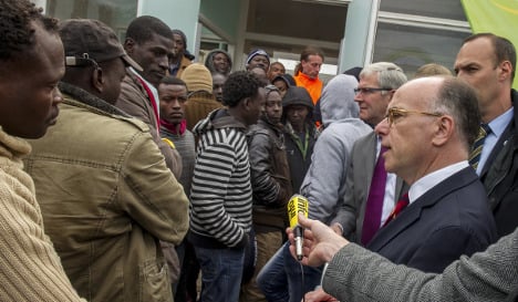 France tells migrants 'forget UK and stay here'