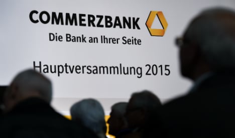 Commerzbank owners reject bigger bonuses