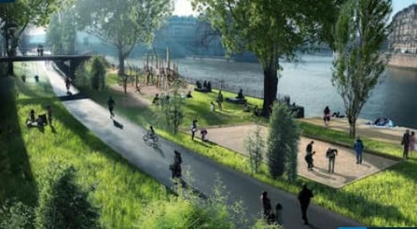 Paris to drive cars off River Seine's right bank