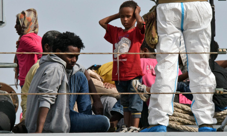 More than 700 migrants rescued in Mediterranean