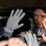 Record-breaking astronaut heads home