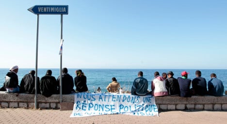 France tells Italy to take in border migrants