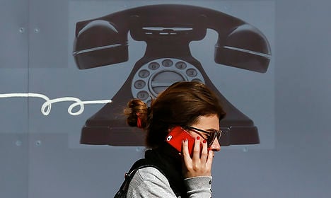 EU commissioner to 'ban roaming fees by 2017'