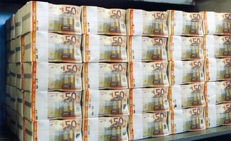East Germans find real-life money tree